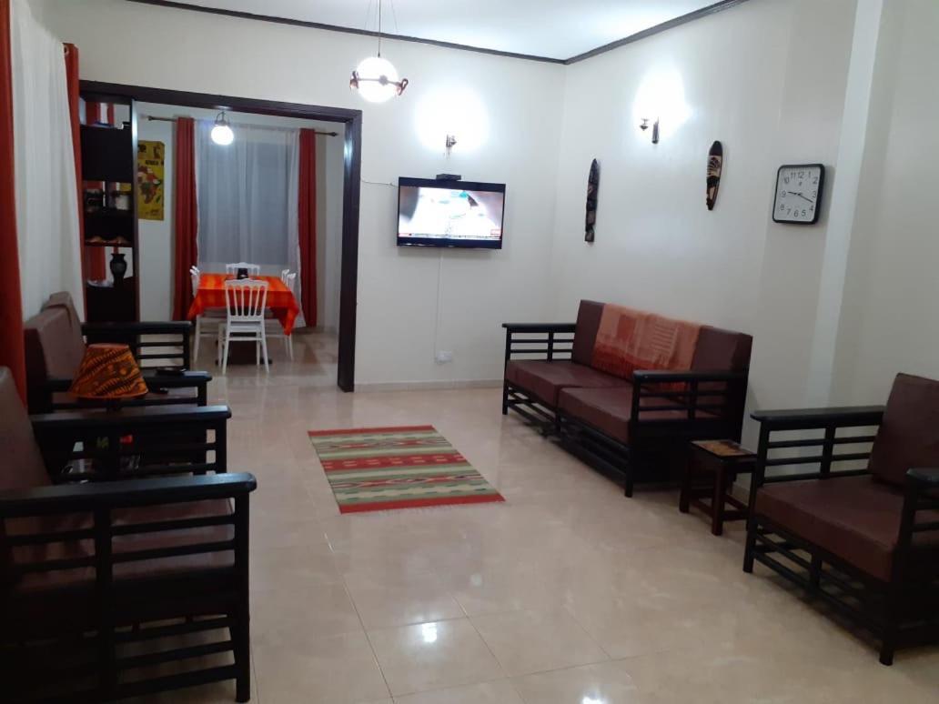 Hotel Okra House Entebbe Esterno foto